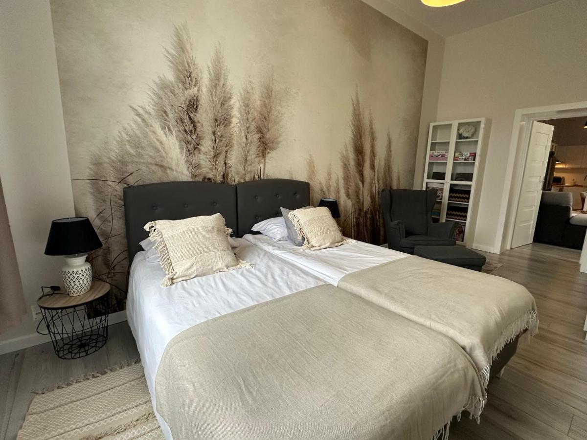 Apartament Wroclawia Экстерьер фото